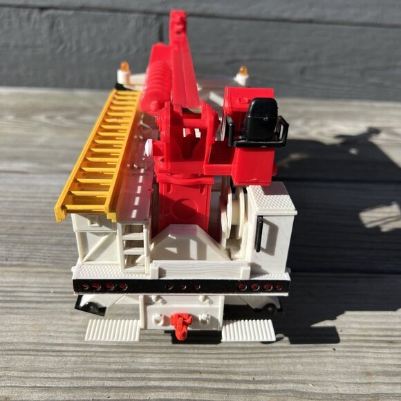 11" DG PRODUCTIONS -1996-2-1 Alliant Energy Pole Setter Auger Digger Truck - Picture 8 of 16